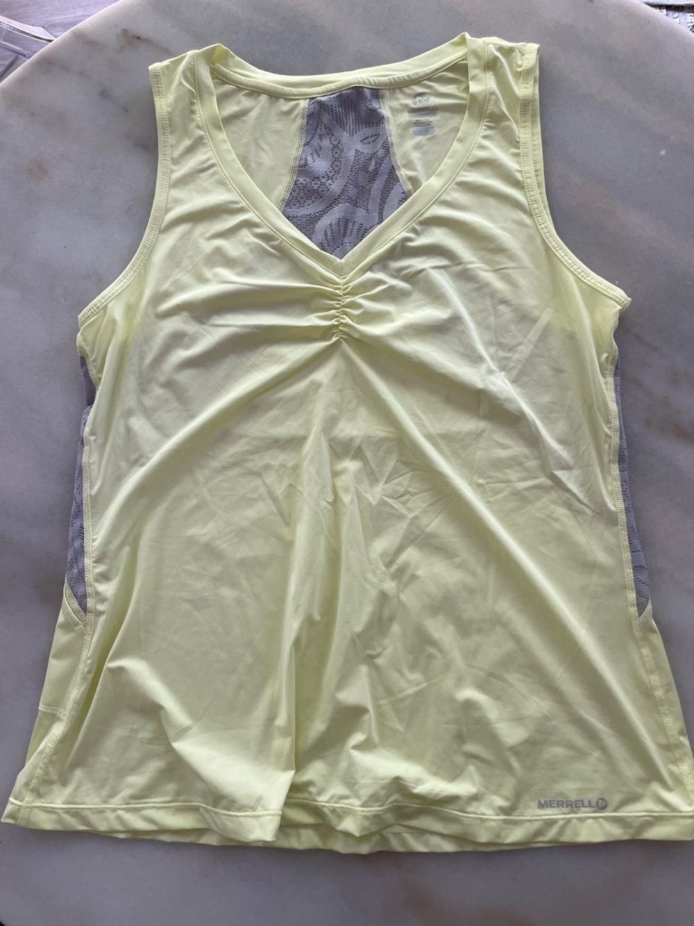 Merrell Women’s Yellow Active V-Neck Tank Top size L